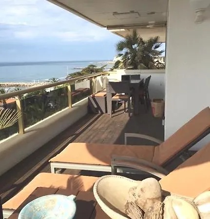 Blue Sea Apart Apartment